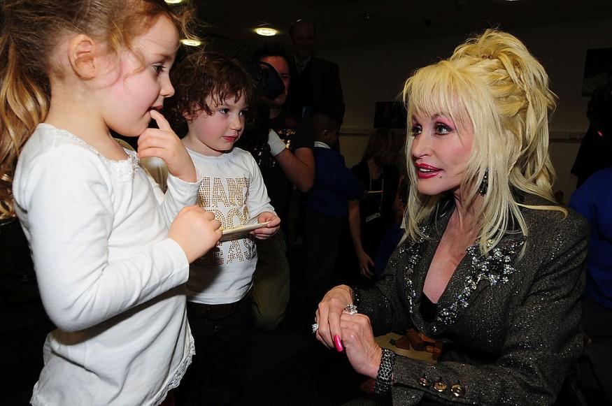 Dolly Parton’s Imagination Library: Dolly Parton, Governor Mills Launches Free-books Program in Maine