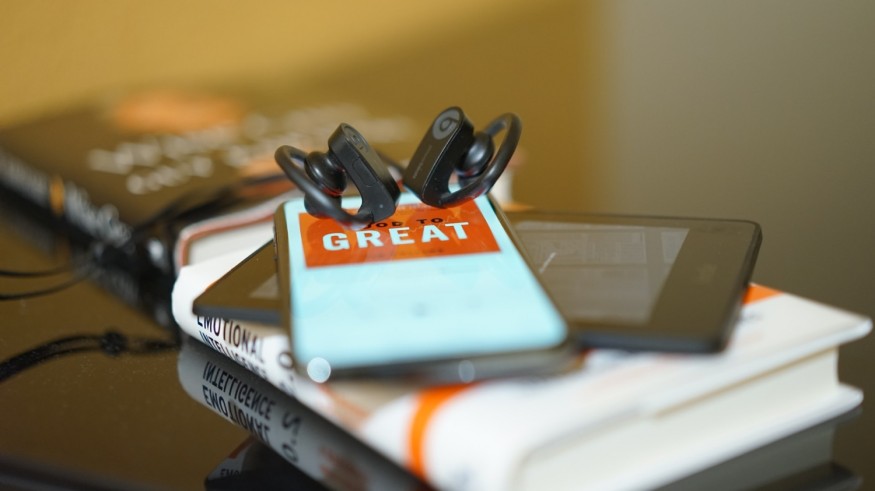 Best Audiobooks: Perfect Companions for Your Road Trips
