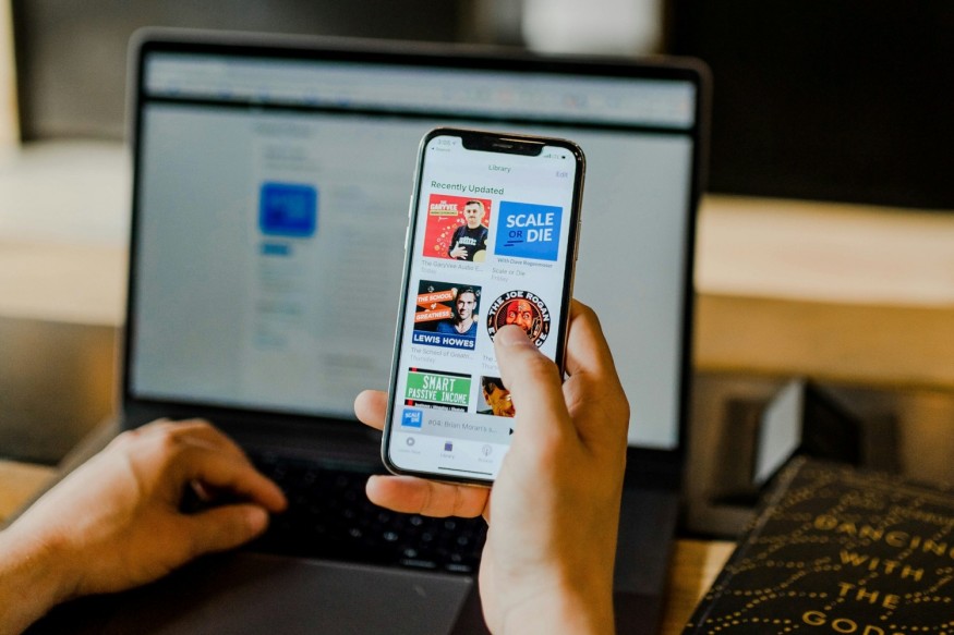 Best Online Book Club Apps to Connect and Read Together