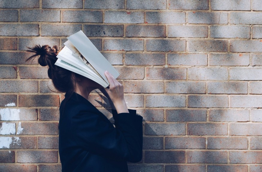 6 Viral Books That Disappointed Readers: Why They Want Their Money Back